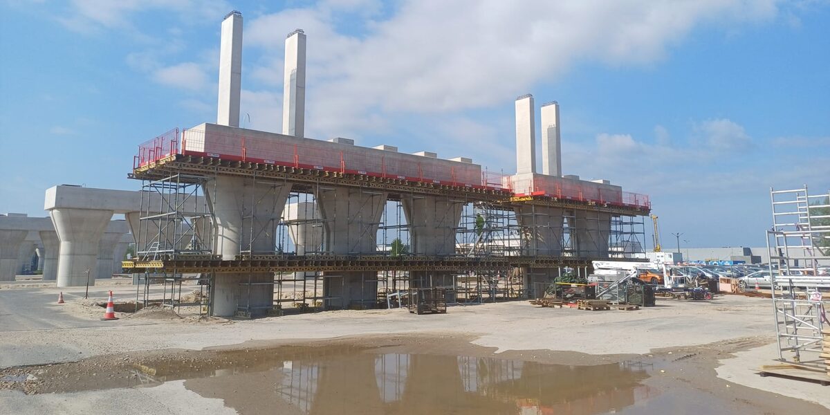 Rail Baltica Rīgas starptautiskās lidostas dzelzceļa stacijas, saistošās infrastruktūras un pārvadu būvniecības darbi (RIX Estakade P30–P15)