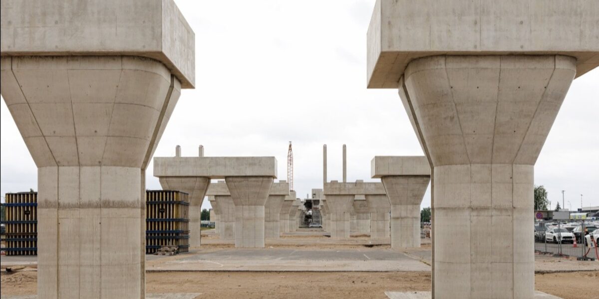Rail Baltica Rīgas starptautiskās lidostas dzelzceļa stacijas, saistošās infrastruktūras un pārvadu būvniecības darbi (RIX Estakade P30–P15)
